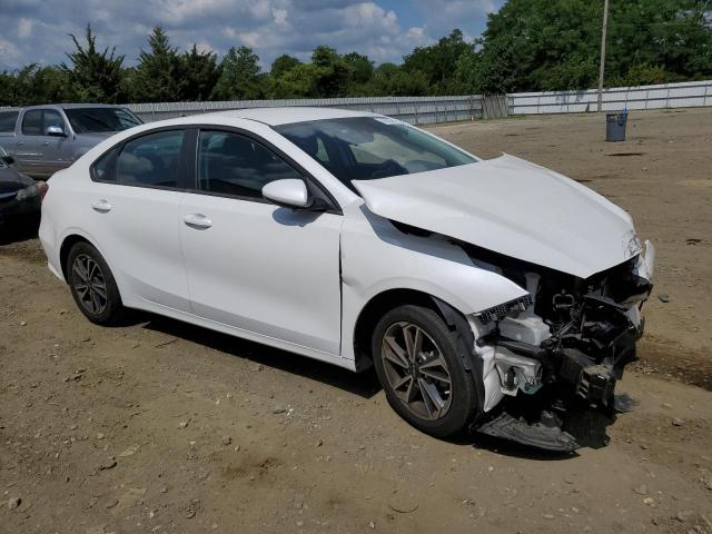 3KPF24ADXNE460620 - 2022 KIA FORTE FE WHITE photo 4