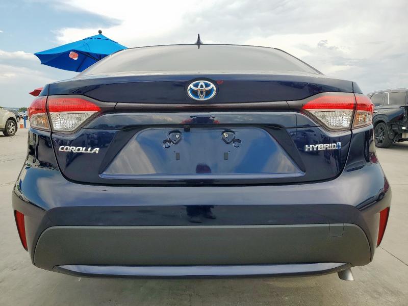 JTDEAMDE7NJ044501 - 2022 TOYOTA COROLLA LE BLUE photo 6