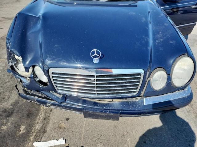 WDBJF65FXWA486627 - 1998 MERCEDES-BENZ E 320 BLUE photo 11