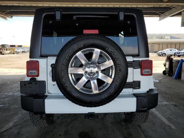 1C4BJWEG8GL199385 - 2016 JEEP WRANGLER U SAHARA WHITE photo 6