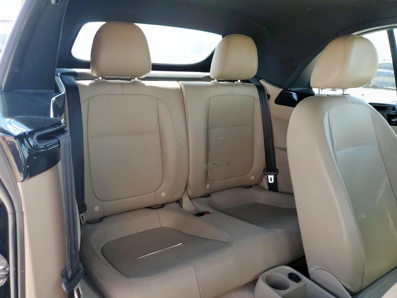 3VW5X7AT7DM802743 - 2013 VOLKSWAGEN BEETLE შავი ფოტო 10