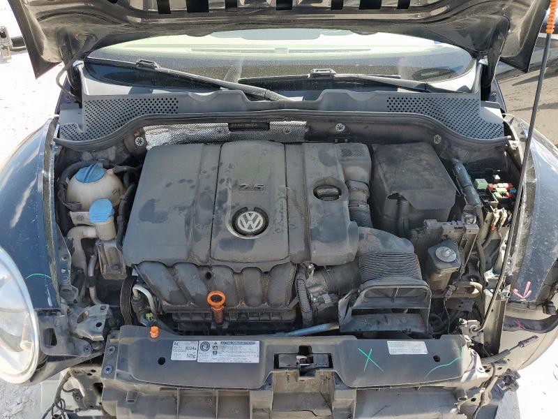 3VW5X7AT7DM802743 - 2013 VOLKSWAGEN BEETLE შავი ფოტო 11