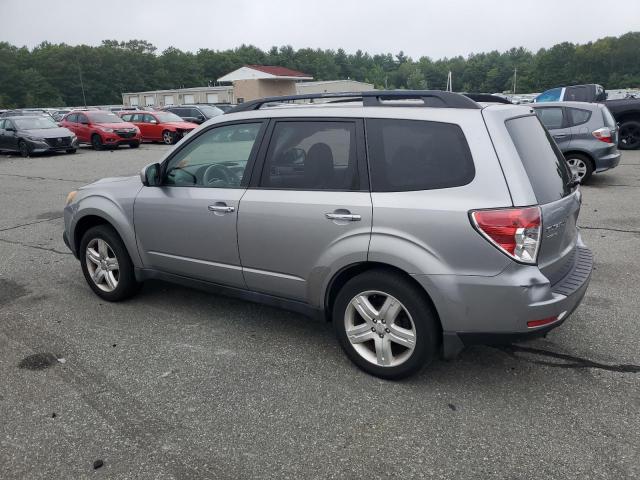 JF2SH6CC1AH902977 - 2010 SUBARU FORESTER 2.5X PREMIUM SILVER photo 2