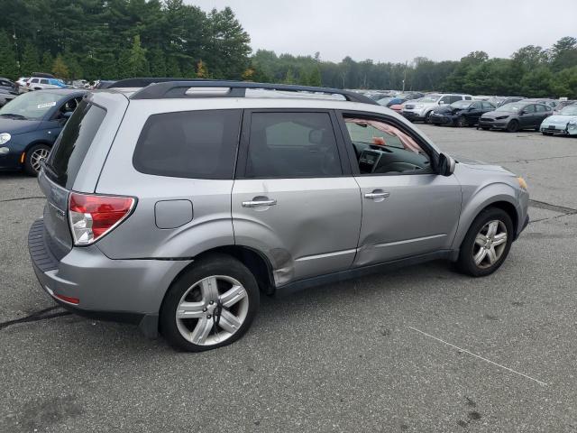 JF2SH6CC1AH902977 - 2010 SUBARU FORESTER 2.5X PREMIUM SILVER photo 3