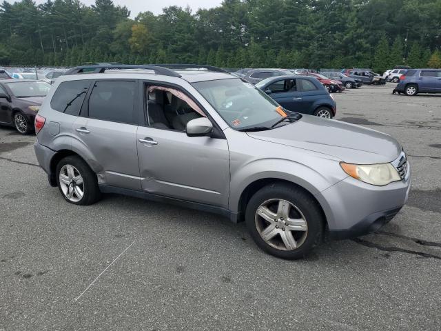 JF2SH6CC1AH902977 - 2010 SUBARU FORESTER 2.5X PREMIUM SILVER photo 4