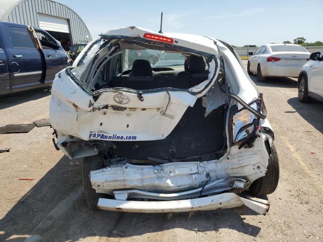 VNKKTUD34GA062296 - 2016 TOYOTA YARIS L WHITE photo 6