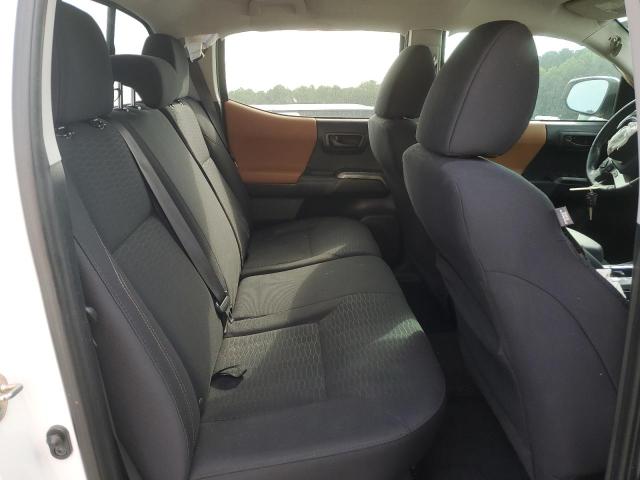 5TFAZ5CN1HX037432 - 2017 TOYOTA TACOMA DOUBLE CAB WHITE photo 10