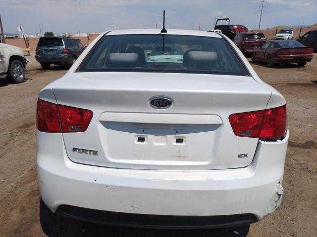 KNAFU4A28C5574565 - 2012 KIA FORTE EX WHITE photo 6
