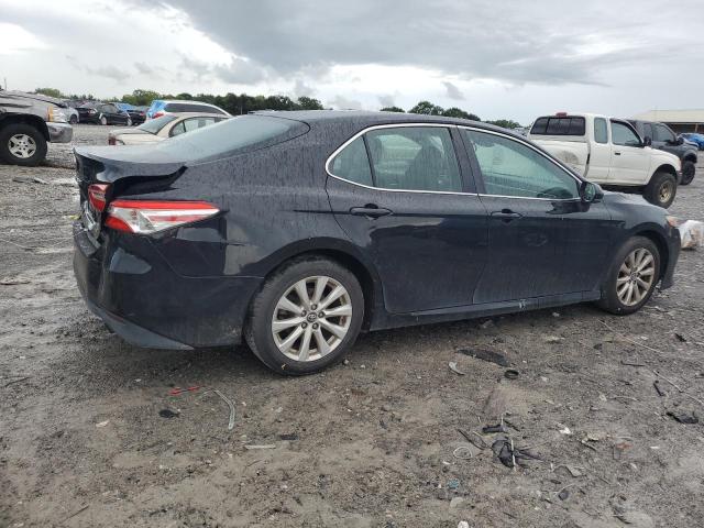 4T1B11HK1JU507366 - 2018 TOYOTA CAMRY L BLACK photo 3