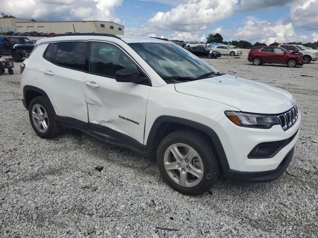 3C4NJDBN4PT520069 - 2023 JEEP COMPASS LATITUDE Weiß Foto 4