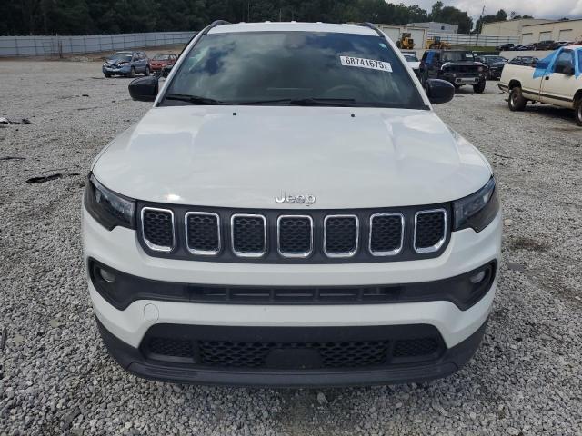 3C4NJDBN4PT520069 - 2023 JEEP COMPASS LATITUDE Weiß Foto 5