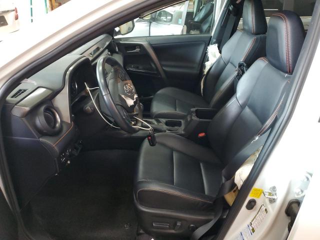 2T3JFREV3HW578659 - 2017 TOYOTA RAV4 SE თეთრი ფოტო 7