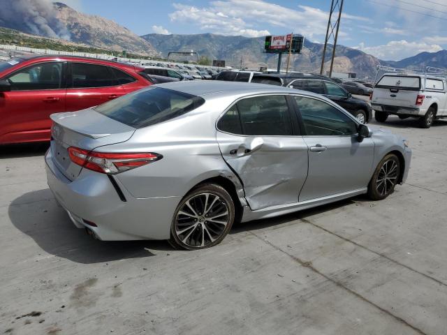 JTNB11HK3J3010874 - 2018 TOYOTA CAMRY L Gümüş foto 3