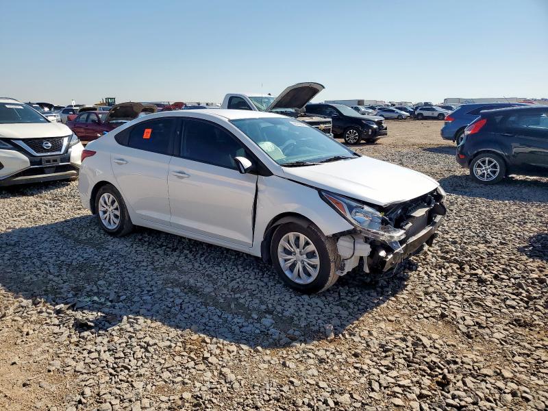 3KPC24A65NE155580 - 2022 HYUNDAI ACCENT SE WHITE photo 4