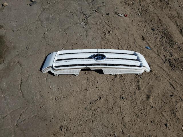 JTEHF21A510012260 - 2001 TOYOTA HIGHLANDER WHITE photo 13