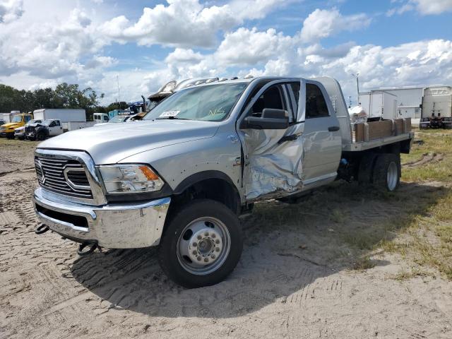 3C7WRNEL2JG321411 - 2018 RAM 5500 SILVER photo 1