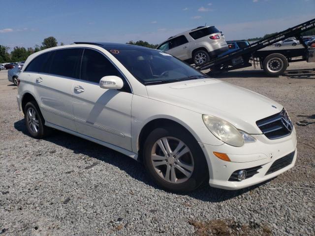 4JGCB65E39A090925 - 2009 MERCEDES-BENZ R 350 4MATIC WHITE photo 4