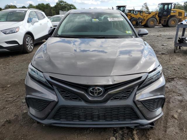 4T1G11AK3PU802848 - 2023 TOYOTA CAMRY SE NIGHT SHADE GRAY photo 5