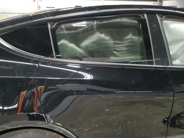 7SAYGDEE1PF694769 - 2023 TESLA MODEL Y შავი ფოტო 11