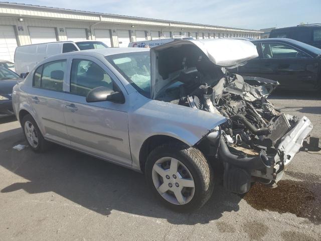 1G1AK52F557582939 - 2005 CHEVROLET COBALT SILVER photo 4