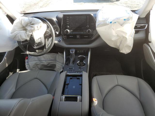 5TDGZRBH7NS221191 - 2022 TOYOTA HIGHLANDER XLE WHITE photo 8