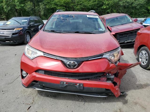 JTMRFREV4HJ165280 - 2017 TOYOTA RAV4 XLE RED photo 5
