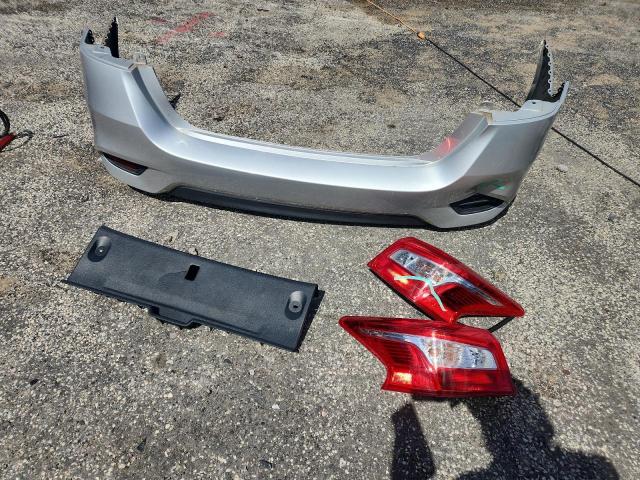 3N1AB7AP4HY210964 - 2017 NISSAN SENTRA S SILVER photo 12