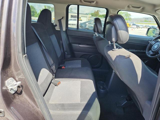 1C4NJPBB5FD204711 - 2015 JEEP PATRIOT SPORT Grau Foto 11