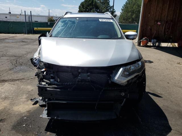 JN8AT2MV7JW300814 - 2018 NISSAN ROGUE S Արծաթագույն լուսանկար 5