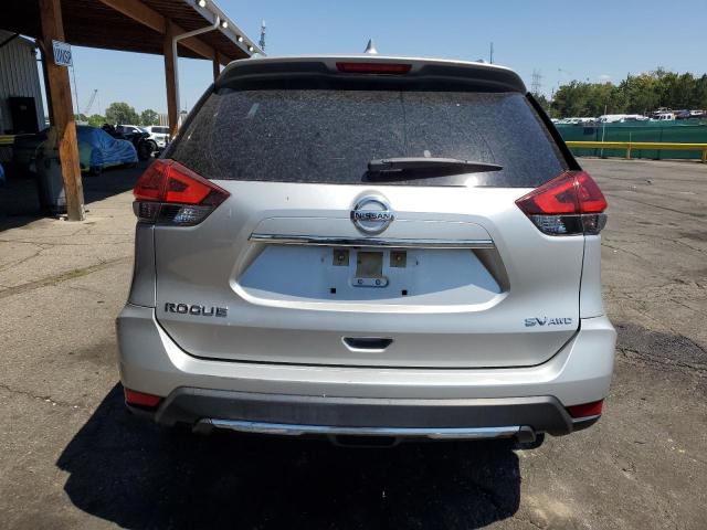 JN8AT2MV7JW300814 - 2018 NISSAN ROGUE S Արծաթագույն լուսանկար 6