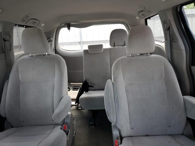 5TDJK3DC5FS125313 - 2015 TOYOTA SIENNA LE SILVER photo 10