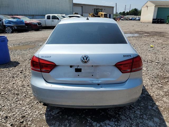 1VWAP7A34DC004331 - 2013 VOLKSWAGEN PASSAT S Silber Foto 6