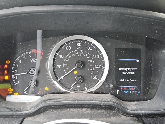 5YFEPMAE9MP224169 - 2021 TOYOTA COROLLA LE Серебристый фото 9