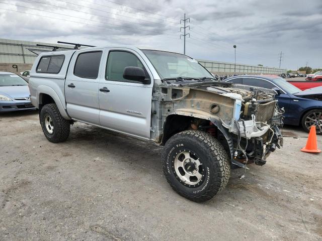 5TELU42N17Z464085 - 2007 TOYOTA TACOMA DOUBLE CAB SILVER photo 4
