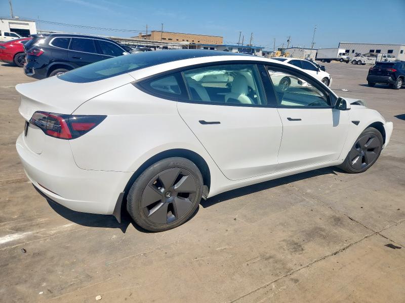 5YJ3E1EA6PF466629 - 2023 TESLA MODEL 3 Weiß Foto 3
