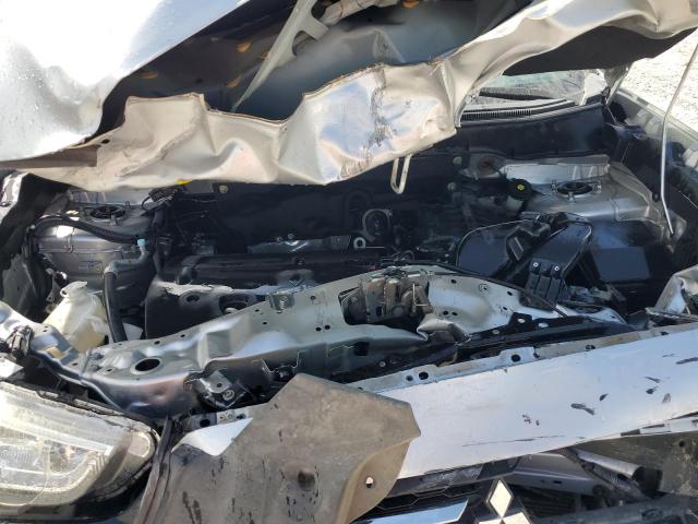 JA4AP4AU6KU021546 - 2019 MITSUBISHI OUTLANDER SE SILVER photo 11