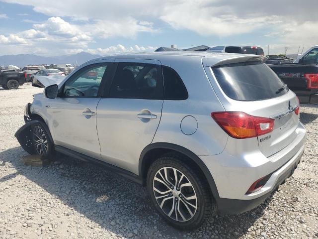 JA4AP4AU6KU021546 - 2019 MITSUBISHI OUTLANDER SE SILVER photo 2