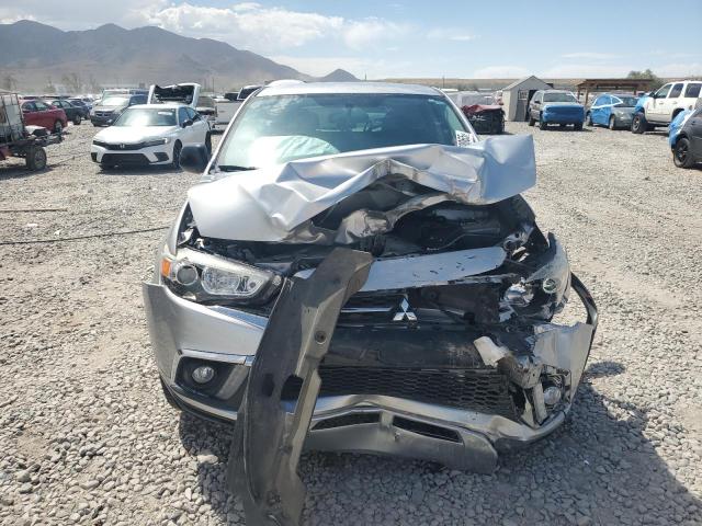 JA4AP4AU6KU021546 - 2019 MITSUBISHI OUTLANDER SE SILVER photo 5