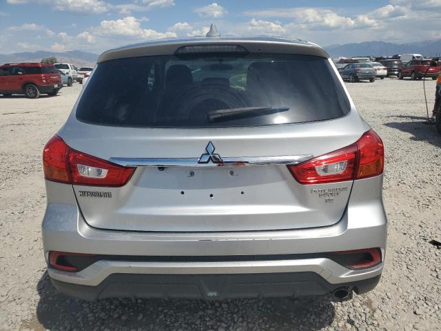 JA4AP4AU6KU021546 - 2019 MITSUBISHI OUTLANDER SE SILVER photo 6