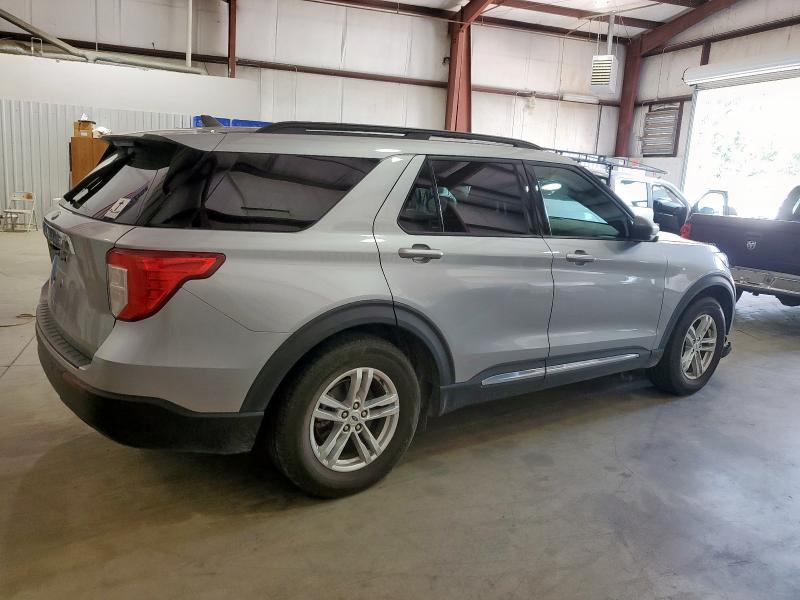 1FMSK7DH8NGA32846 - 2022 FORD EXPLORER XLT Plata foto 3