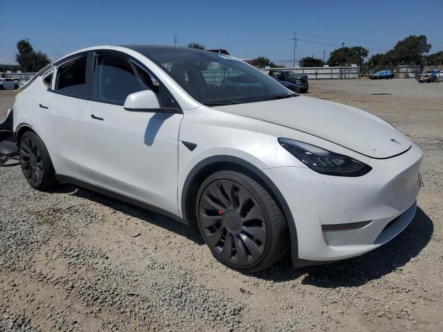 5YJYGDEF1LF057333 - 2020 TESLA MODEL Y WHITE photo 4