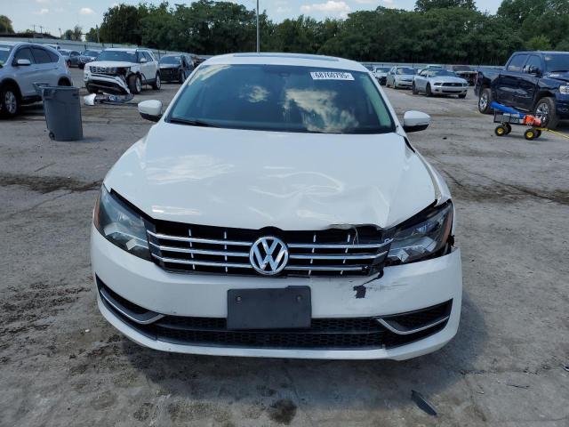 1VWCH7A38DC002698 - 2013 VOLKSWAGEN PASSAT SEL WHITE photo 5