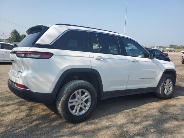 1C4RJHAG1N8633565 - 2022 JEEP GRAND CHER LAREDO WHITE photo 3