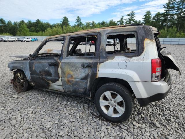 1J4NF1GB1BD100776 - 2011 JEEP PATRIOT SPORT SILVER photo 2