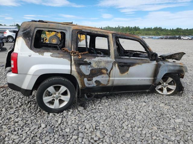 1J4NF1GB1BD100776 - 2011 JEEP PATRIOT SPORT SILVER photo 3