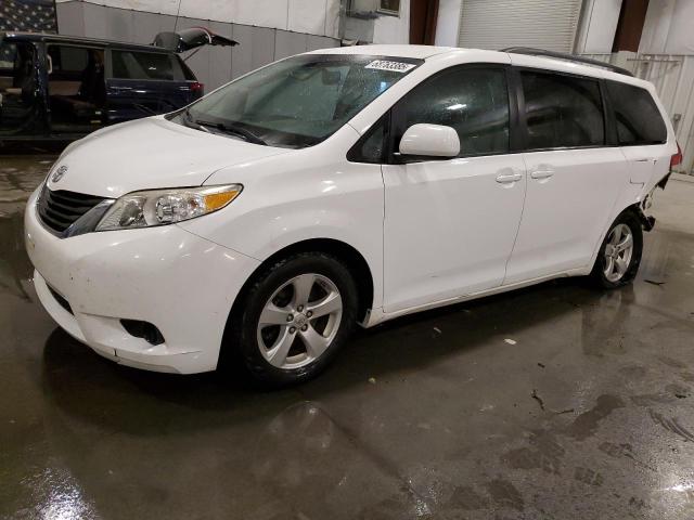 2013 TOYOTA SIENNA LE, 