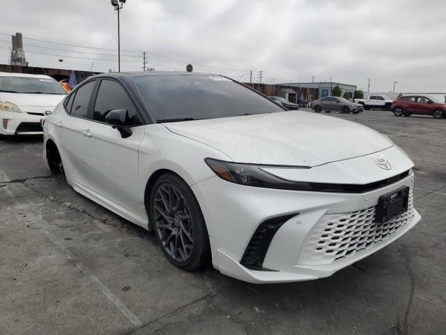4T1DAACK2SU034899 - 2025 TOYOTA CAMRY XSE თეთრი ფოტო 4