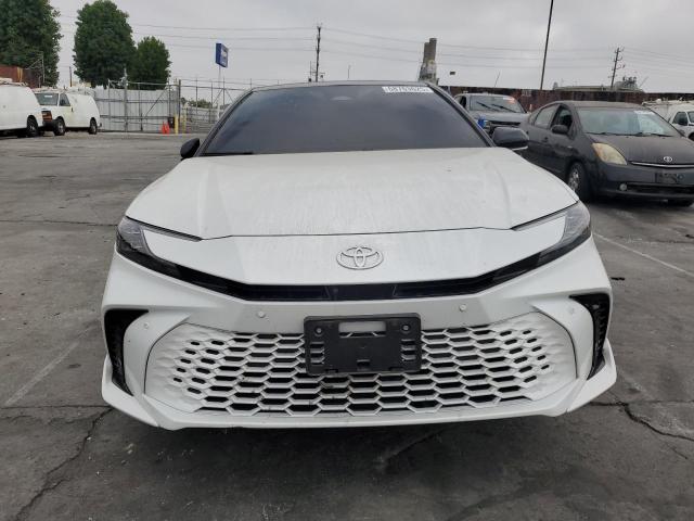 4T1DAACK2SU034899 - 2025 TOYOTA CAMRY XSE თეთრი ფოტო 5