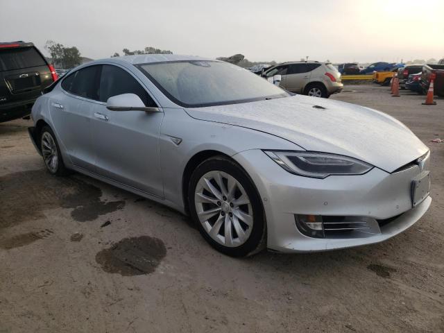 5YJSA1E16GF156956 - 2016 TESLA MODEL S Արծաթագույն լուսանկար 4