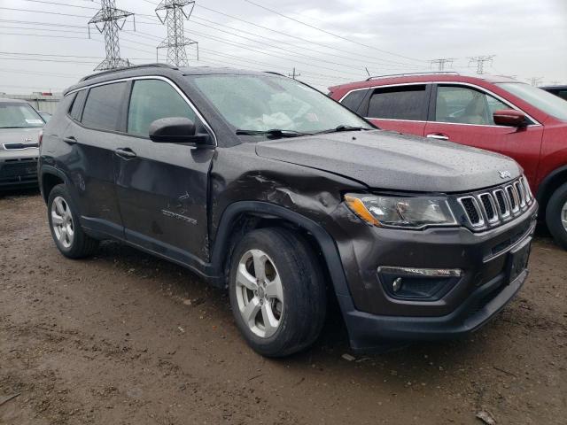 3C4NJDBB1JT349701 - 2018 JEEP COMPASS LATITUDE GRAY photo 4